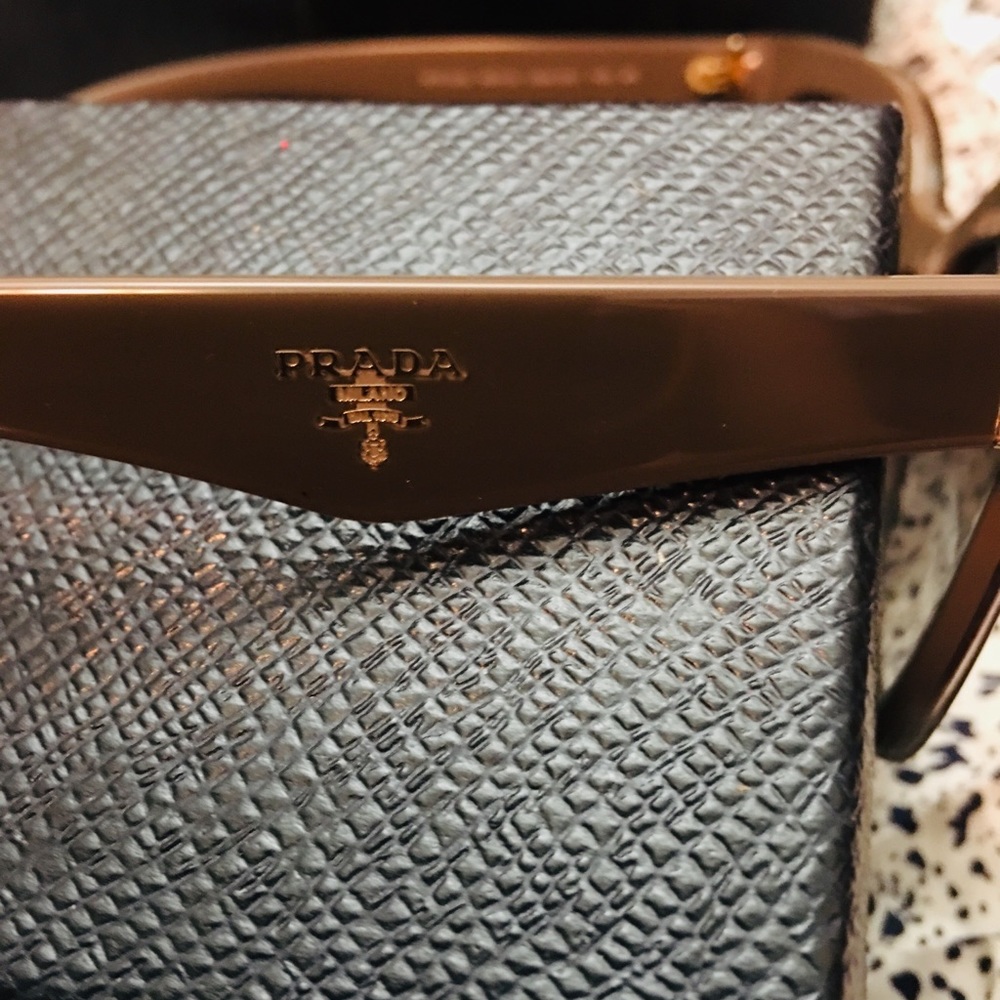Prada sunglasses - Picture 4 of 4